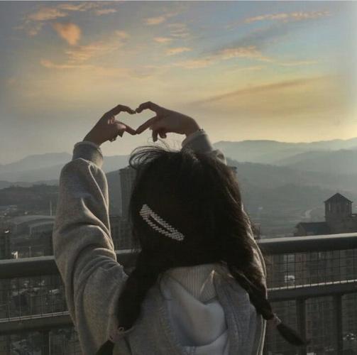 社会女生头像霸气十足 qq头像女生霸气社会姐