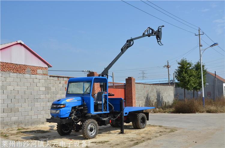 "四不像"是类似于拖拉机农用车,这种车其车身是一体的,前后四轮驱动