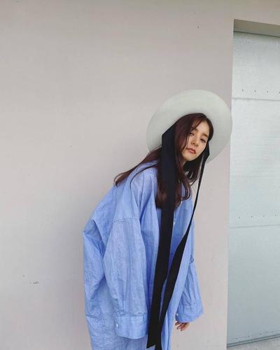 组图:新木优子更新ins 晒私服穿搭优雅清新笑容甜美