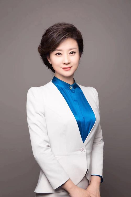 《河南新闻联播》主播刘颖