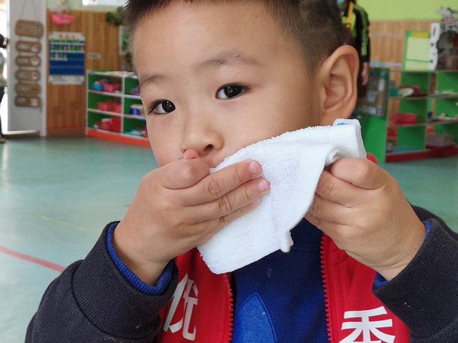 我们都在擦嘴巴哟