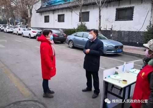 刘惠恩暗访道德街街道办事处开放式小区疫情防控工作