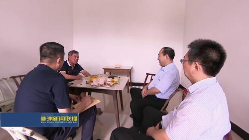 阳卫国赴天元区群丰镇石塘社区调研 走访慰问党员