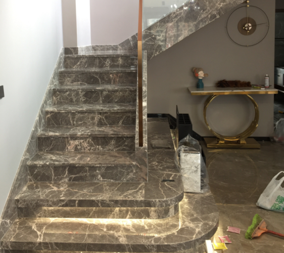 楼梯要做踢脚线吗?