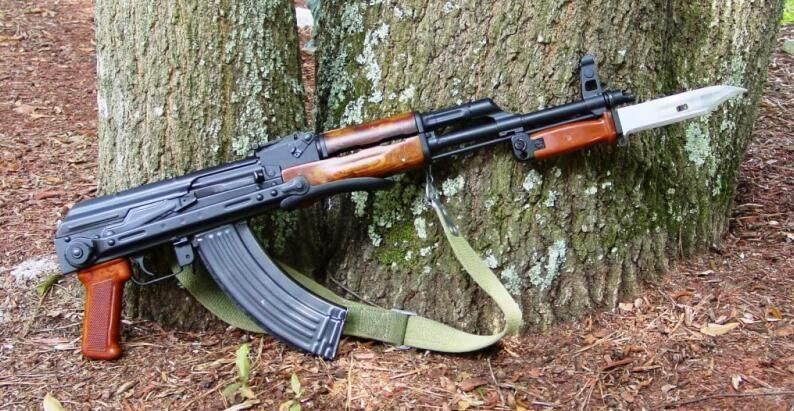 世界著名4大军用刺刀,第2把最粗犷,第3把最"毒"!