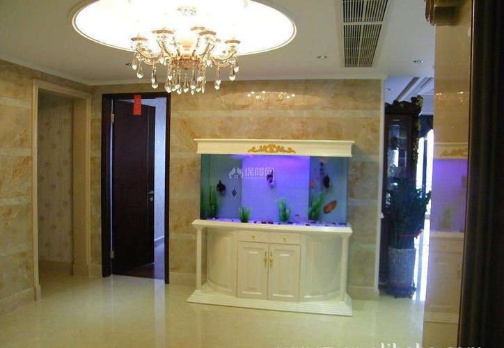 进门见鱼缸好不好 玄关鱼缸摆放风水