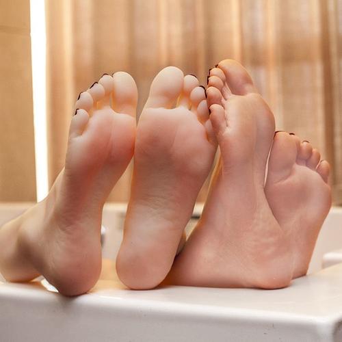 "恋足舔脚仿真足模硅胶脚模型美脚丝袜真人玉足女脚丫36码仿