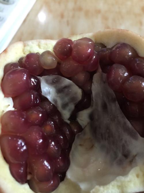 这样的石榴变质没?