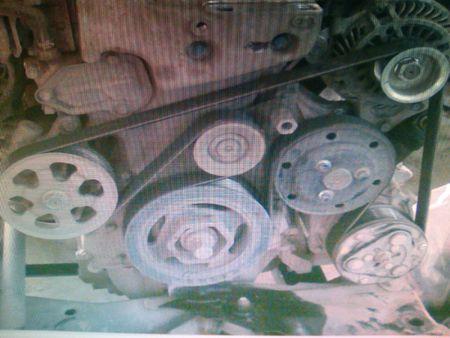 06款思域发电机皮带走向图?