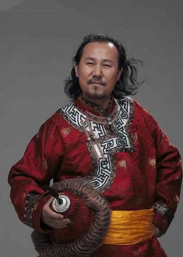 男明星留长发:哈利波特长发辣眼睛,李亚鹏今夕对比让人心疼