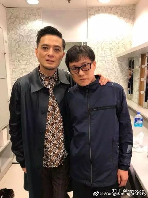 林夕黄耀明是什么关系?