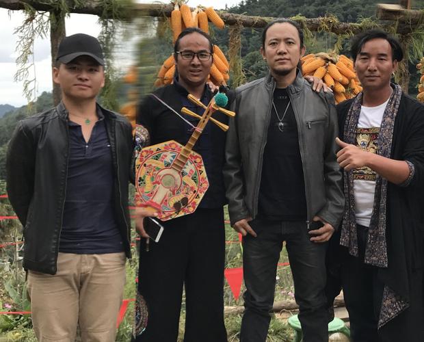彝人组合乐队简介(副本)