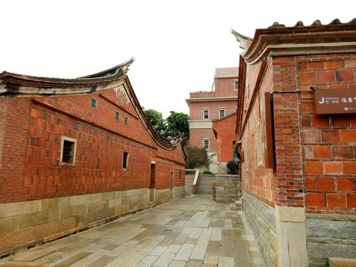 红砖古厝的前世今生,这里保存着大量典型的闽南风格民居,宗祠,古庙,古