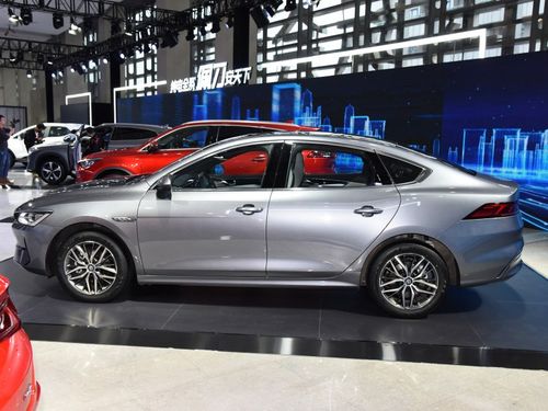 比亚迪 秦plus 2021款 ev 500km 尊贵型