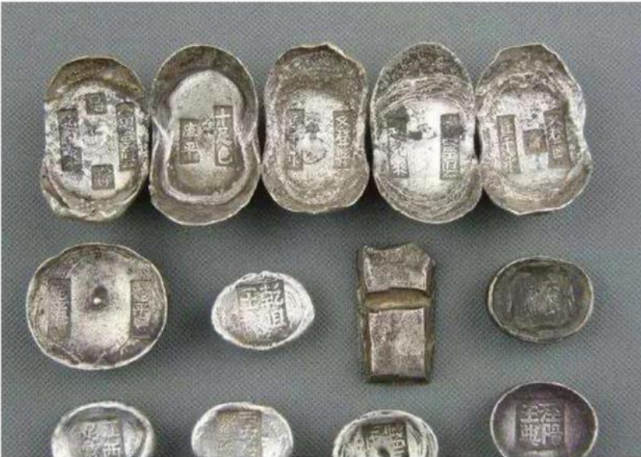 古代银子长啥样?满是牙印黑不溜秋,掉地上你都不会捡