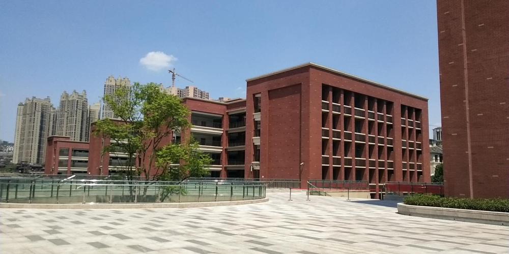 这就是我们的学校～礼嘉中学金童校区,全新的新校区,我们将在这里度过