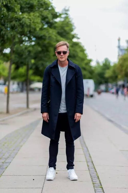 穿好风衣,"短腿星人"也有玉树临风的权利