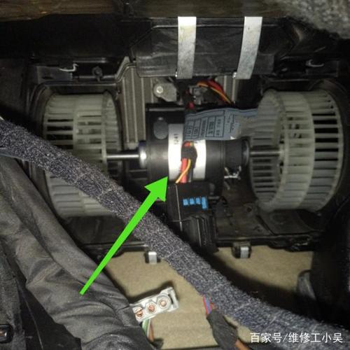 宝马车主有点苦恼,鼓风机时而工作时而不工作,出风量还不确定!