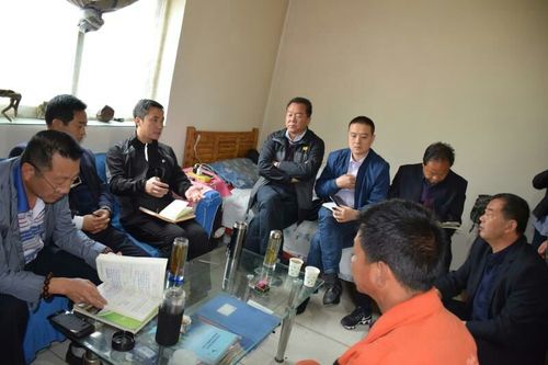白龙江林业管理局副局长龚文鹏一行到羊沙林场检查指导工作