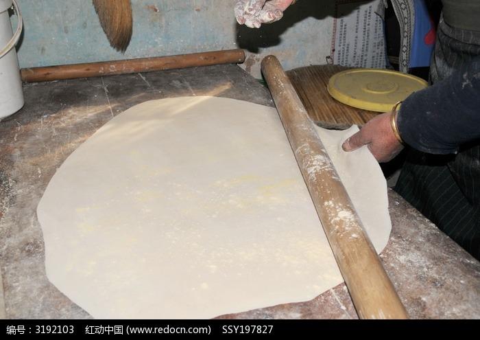 手擀面制做