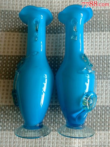 秀气的民国琉璃瓶全品一对
