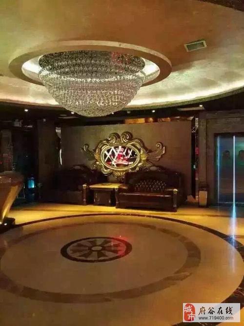 皇家七号先招聘有经验服务生五名