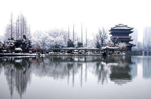 逍遥古津素称"三国故地"的合肥,由于魏,吴长达30余年的争夺,曾遗下