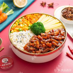 川辣卤肉套饭
