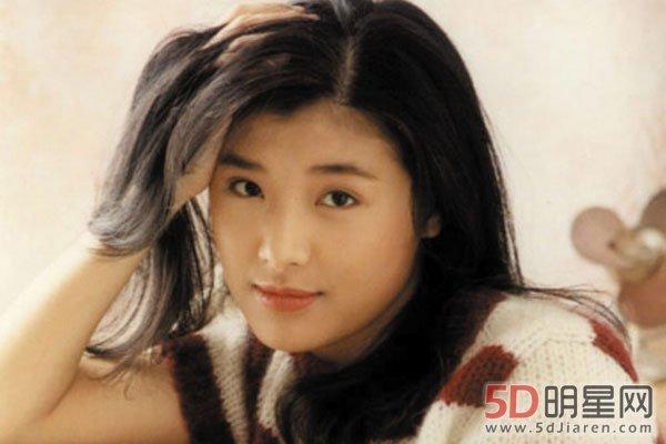苏慧伦被成龙玩毁了 那么多男人玩过她还能结婚吗