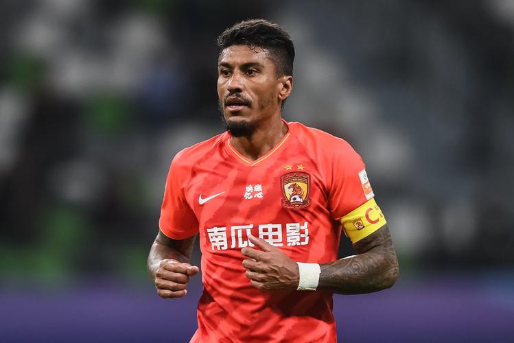 保利尼奥伤退无缘亚冠,责骂卡纳瓦罗是欲加之罪