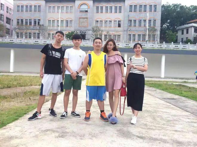 恭喜江门姑娘伍珂玥获中国好声音冠军