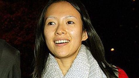 章子怡脸型很漂亮,是一种东方美,又具有西方女星充溢力气的一面