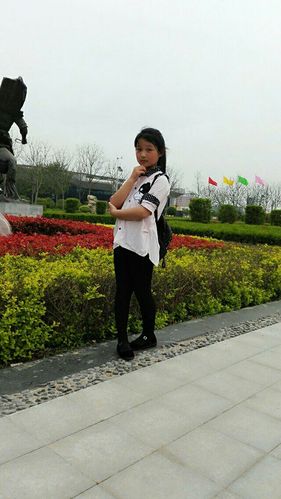 这个马晨曦,摆的pose真优雅!