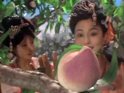 《西游记》中,吃六千年蟠桃长生不老,吃九千年前蟠桃与天地齐寿,有