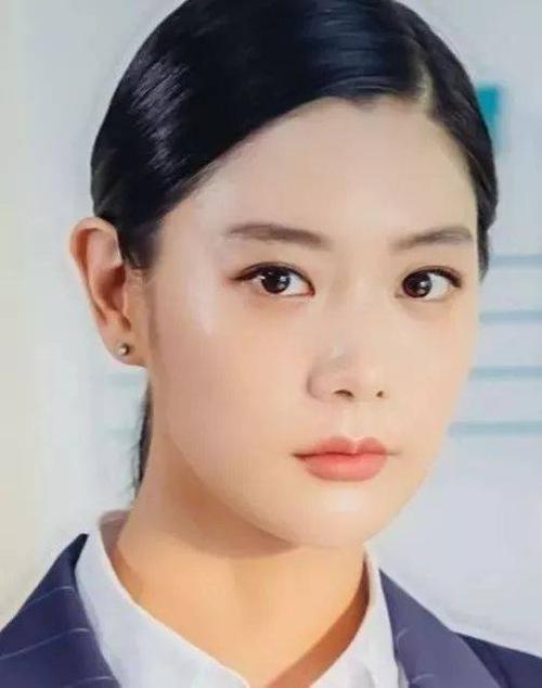 《悍城》主演克拉拉的魔鬼身材你羡慕不来,但这个技能你一定要get!
