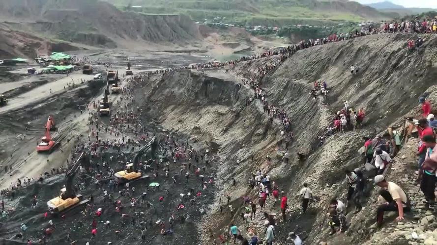 缅甸翡翠矿区壮观一幕,原来上亿资产是这样来的翡翠原石