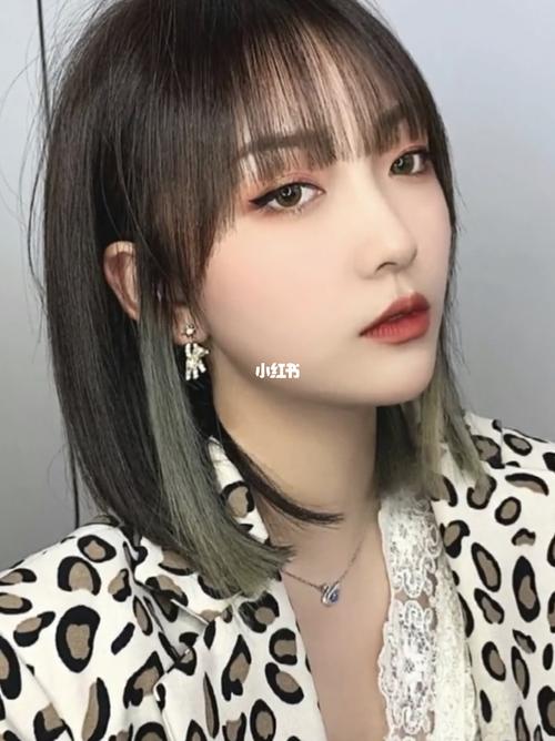 lisa同款发型到底有多好看_染发_lisa_脸型_发型_挂耳