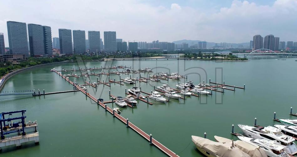 航拍厦门五缘湾大桥帆船游艇_4096x2160_高清视频素材