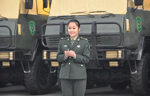 新华网:"舞小丫"赵颖:舞台就是我的"战场"(组图)