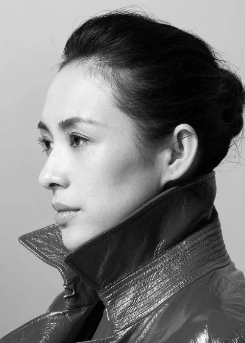 虽然现在00后,90后的女明星越来越多,但是和男人一样,能经历时间历练