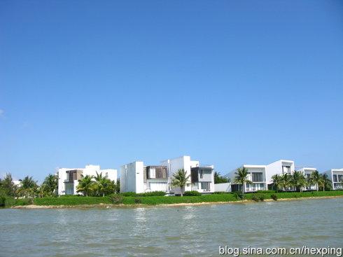 貌似棺材的别墅区