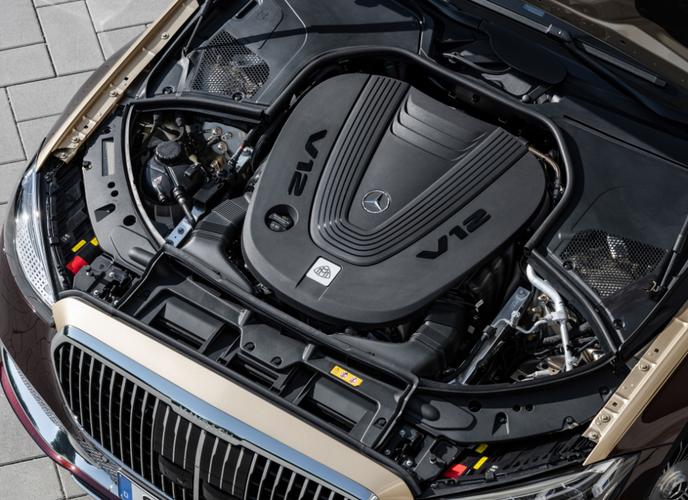 全新迈巴赫s680来了,配双色车身,首次搭载v12缸发动机四驱系统