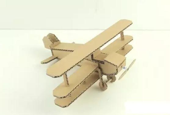 硬纸板手工制作飞机方法教程