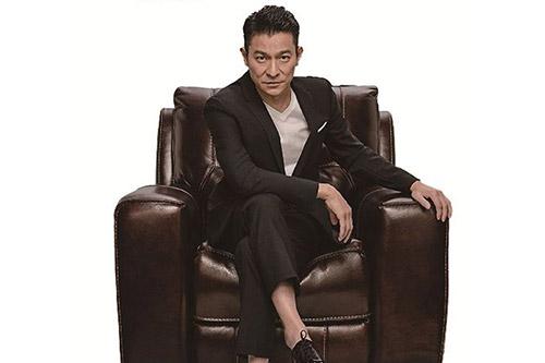 芝华士"全民升舱日"2.0 刘德华约你坐享头等舱沙发
