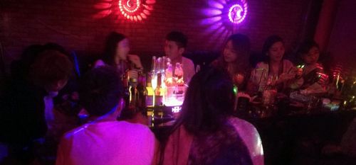 京城三里屯北京活力拉拉酒吧!男士止步!