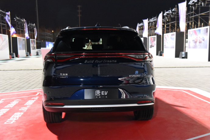 实拍比亚迪唐ev,造型比燃油版更霸气,最高续航500公里
