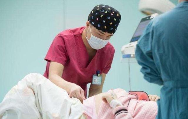 为何医院会安排男医生进妇产科看到产妇隐私咋办答案竟是如此