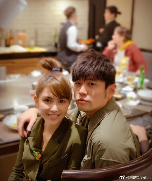 1月19日,刘耕宏在微博晒出合照祝福周杰伦和昆凌结婚五周年,并表示:"