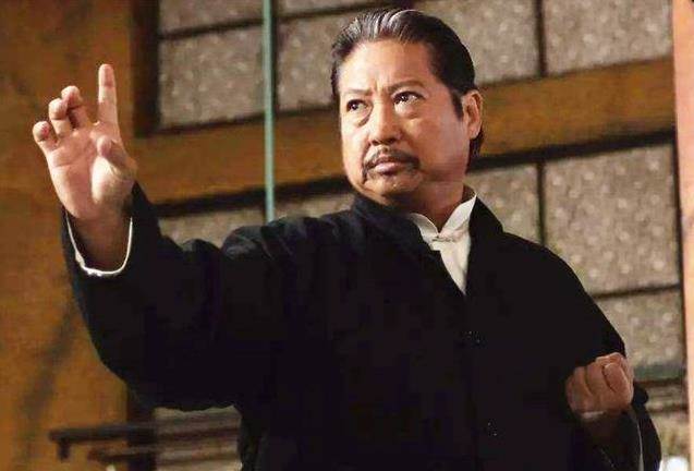 洪金宝前妻罕见现身离婚29年至今仍单身与子女关系融洽