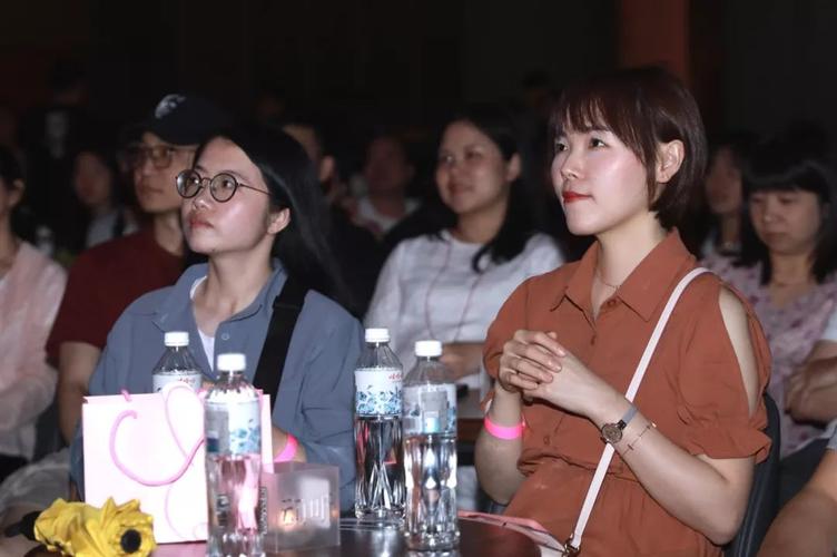 作为968的颜值担当,当之无愧的人气王,dj朗特的演唱备受期待.